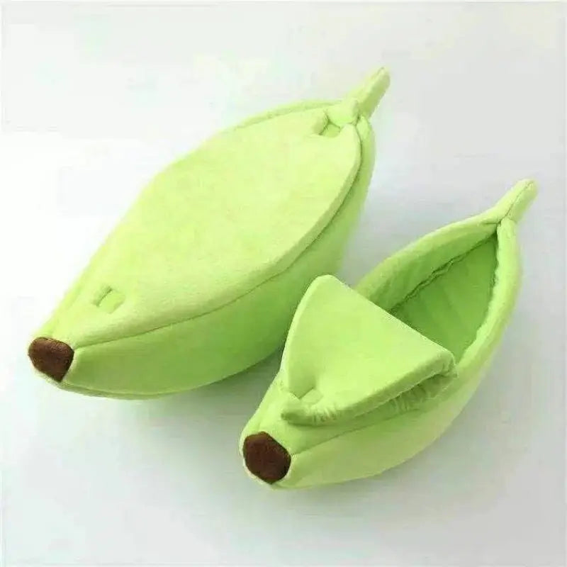 Catvera Banana Shaped Cat Bed - Image 6|||PROMPT|||Original clean product image