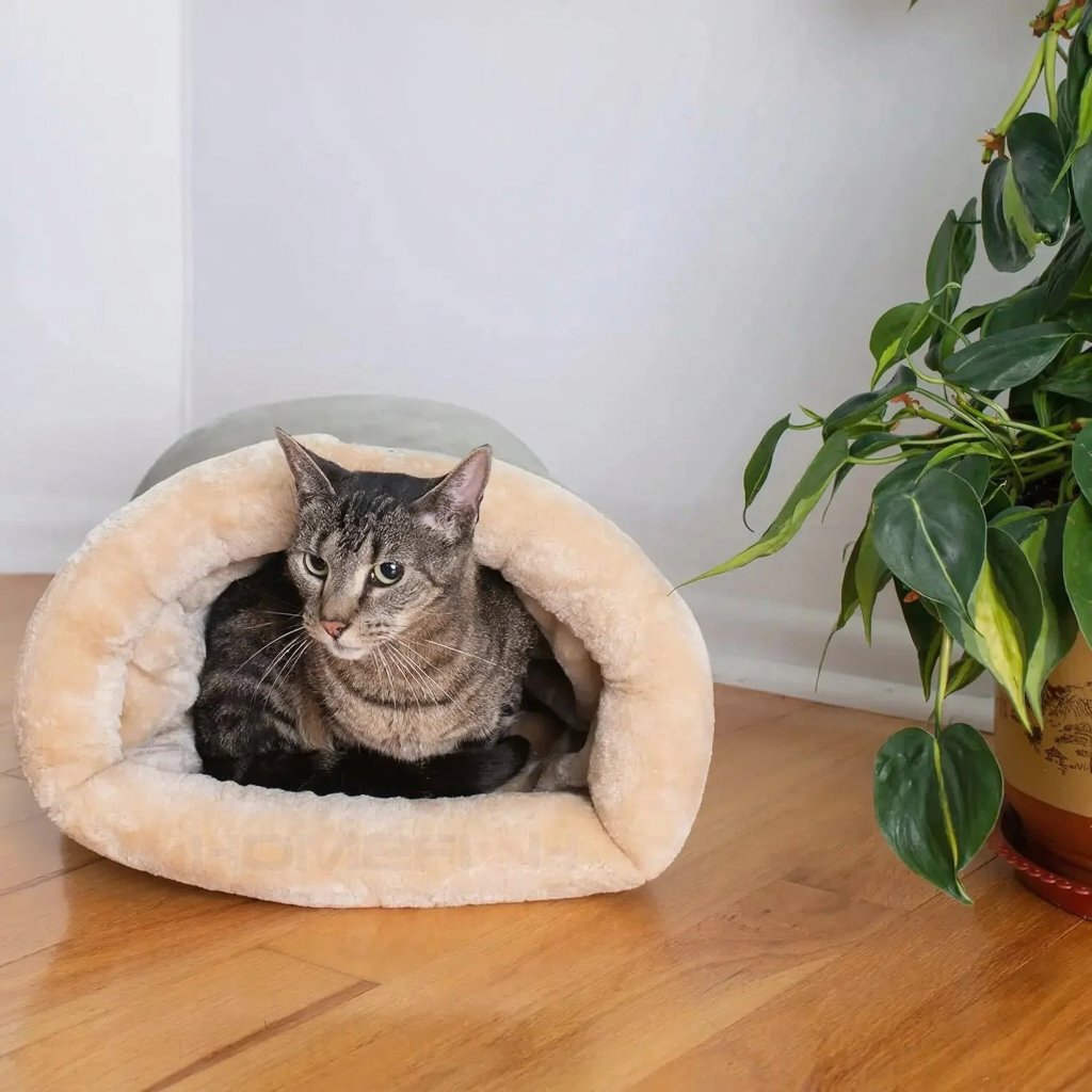 Catvera Enclosed Cat Sleeping Cave Bed - Image 2|||PROMPT|||Cleaned image. Original analysis: Found 1 watermark - 'HOMEFISH' logo in orange and black at the top left corner of the image