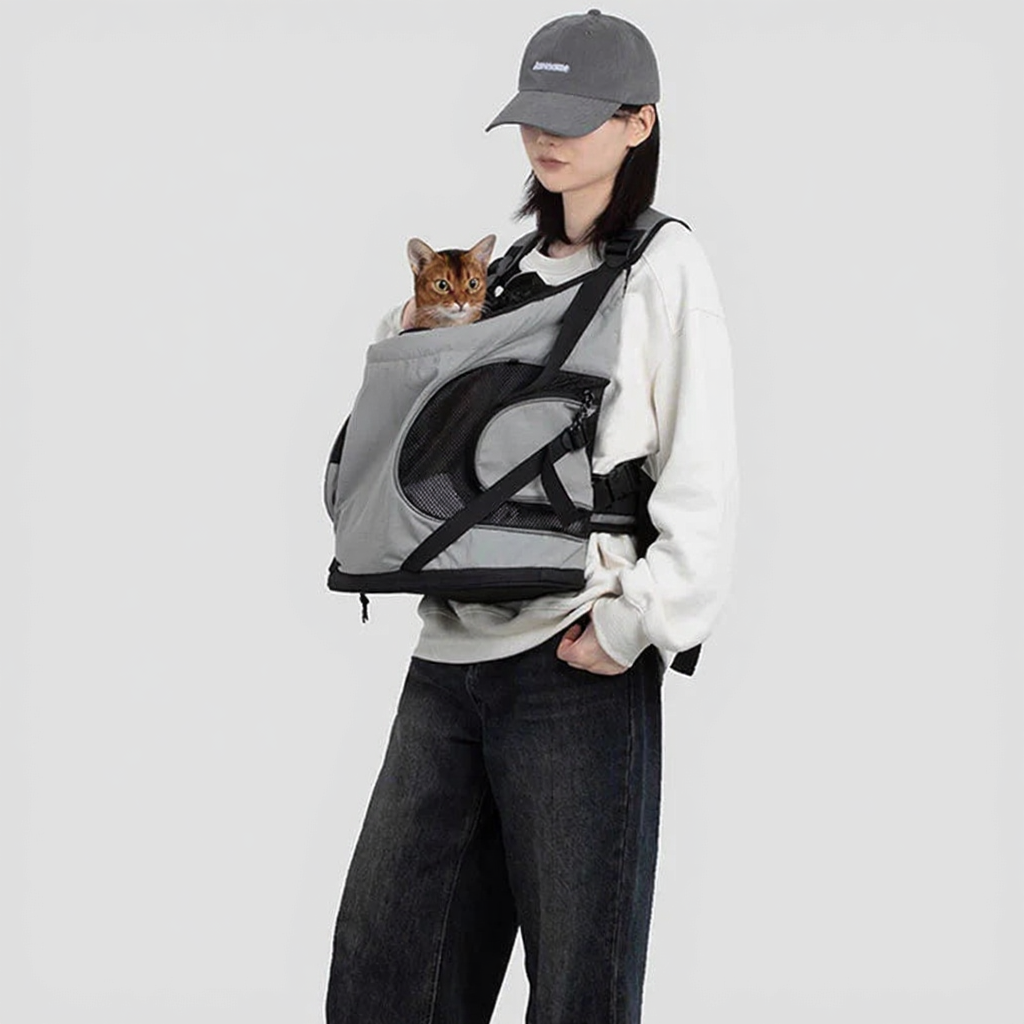 Catvera Front Cat Carrier Backpack - Image 12|||PROMPT|||Cleaned image. Original analysis: Found 1 brand name/logo on the pet carrier backpack