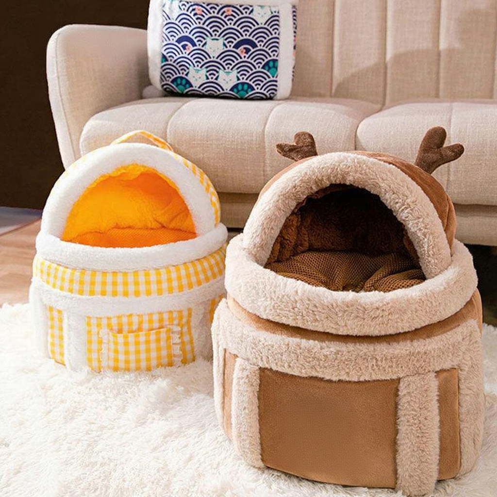 Catvera Front Facing Cat Carrier Backpack - Image 5|||PROMPT|||Cleaned image. Original analysis: Found 1 watermark text overlay and 2 brand names printed on the products themselves