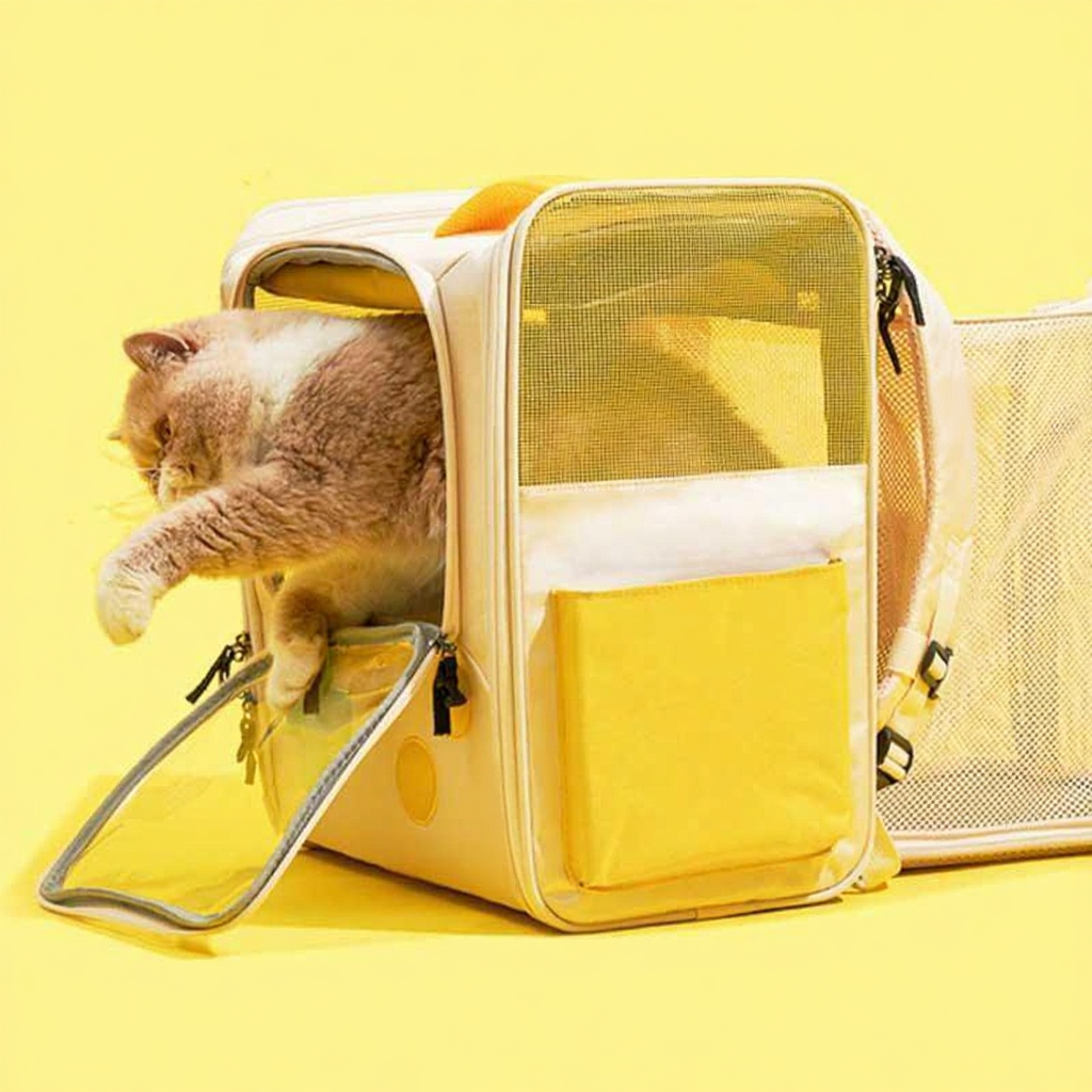 Catvera Retro Gaming Cat Carrier Backpack - Image 9|||PROMPT|||Cleaned image. Original analysis: Found 1 brand name/logo on the pet carrier bag itself
