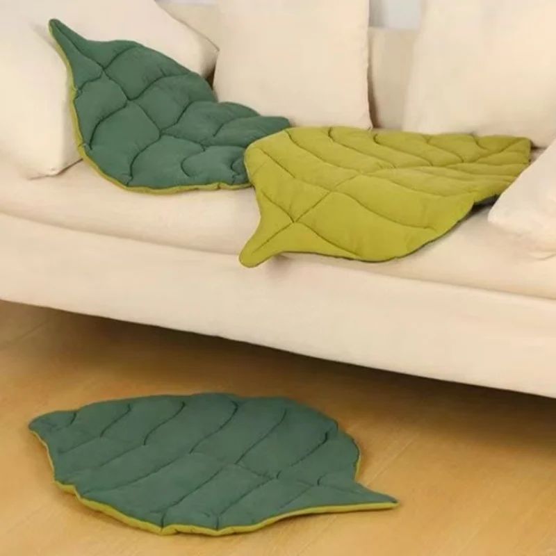 Catvera Reversible Leaf Pet Cushion - Image 4|||PROMPT|||Original clean product image