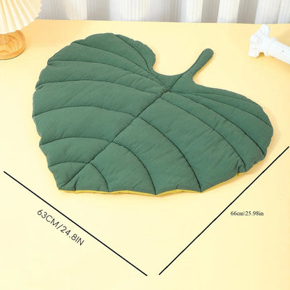 Catvera Reversible Leaf Shaped Cat Mat - Image 9|||PROMPT|||Original clean product image