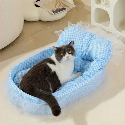 Catvera Ruffle Princess Pet Bed - Image 2|||PROMPT|||Cleaned image. Original analysis: Found 1 watermark - 'KEMORELA' brand name in the top left corner of the image
