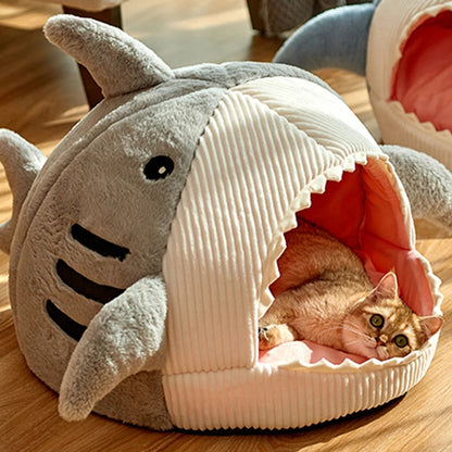 Catvera Shark Cave Pet Bed - Image 3|||PROMPT|||Original clean product image