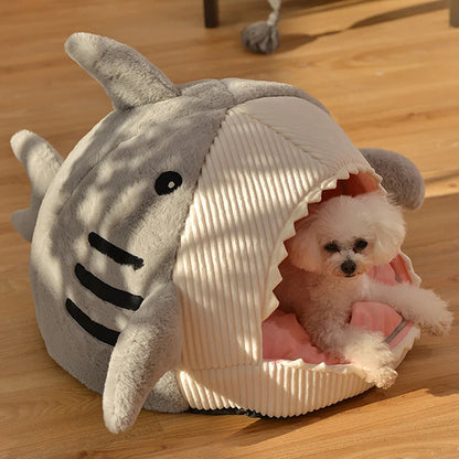 Catvera Shark Cave Pet Bed - Image 5|||PROMPT|||Original clean product image